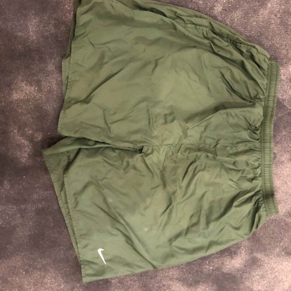 Nike Men’s Shorts Green Large